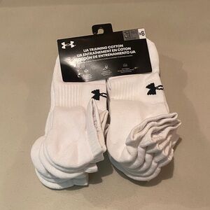 *New* Under Armour short white socks. Size: L (8.5-13). Color: White. 6 Pairs